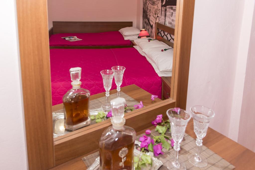 Mary Rooms Adámas Eksteriør bilde